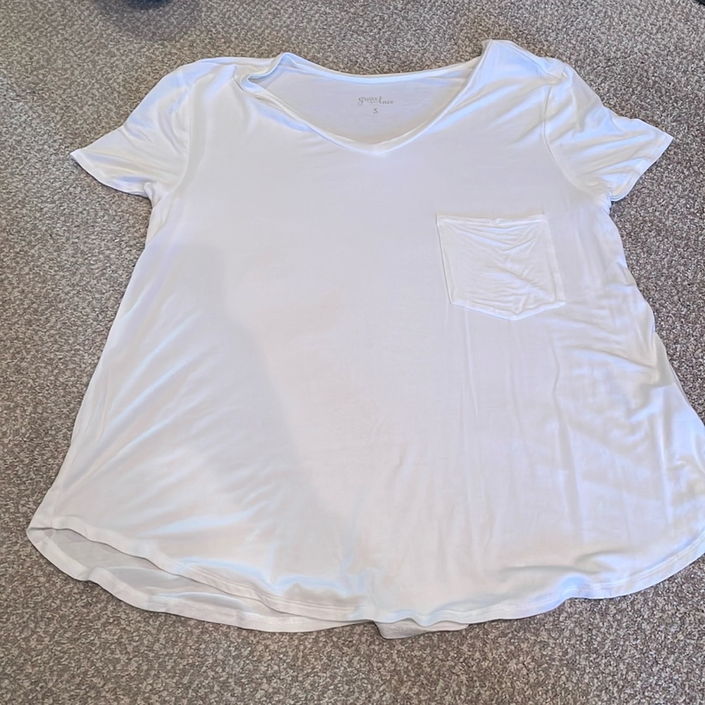 EUC Grace and lace Size small perfect pocket tee